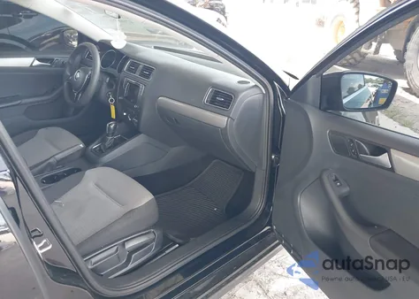 2017 Volkswagen Jetta 1.4T S z USA, uszkodzony, nr VIN 3VW2B7AJ3HM397535